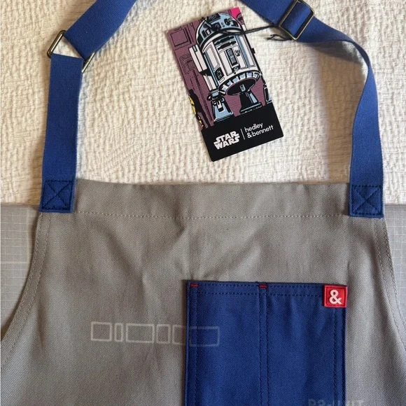 NWT Hedley & Bennett Star Wars R2-D2 essential Apron - Picture 3 of 4